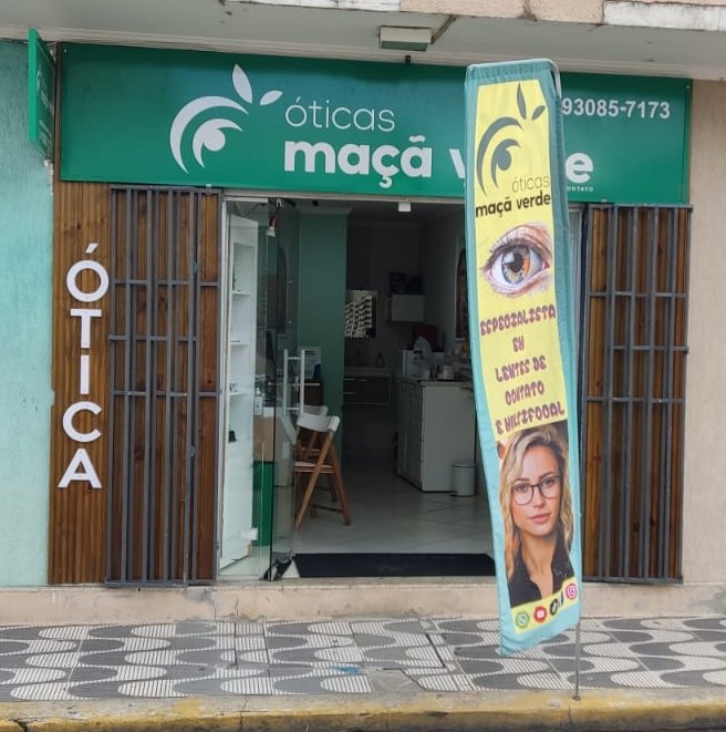 Fachada da loja Óticas Maçã Verde em Cachoeira Paulista